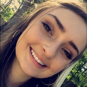 Meet your Posher, Marissa